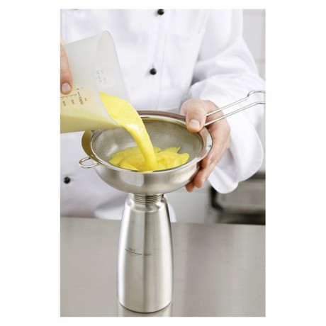 Funnel + removable stainless sieve